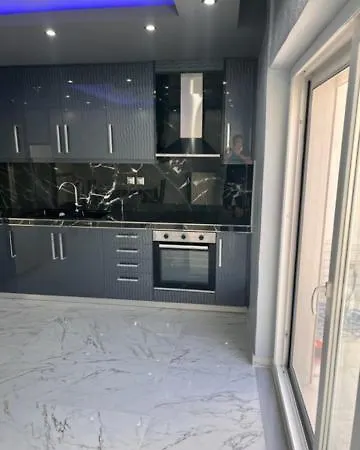 Monasthrioy Pallas 2 By Makhome * 테살로니키