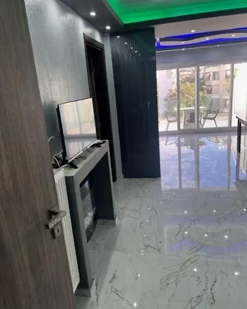 Monasthrioy Pallas 2 By Makhome 아파트 *